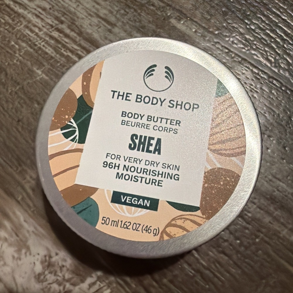 The Body Shop Body Butter SHEA• 96h Nourishing moisture• Vegan• 1.62oz 50mL